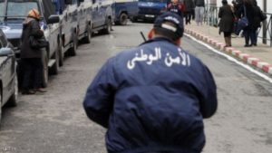 الأمن الجزائري فصل لباسا على مقاس الطفل 